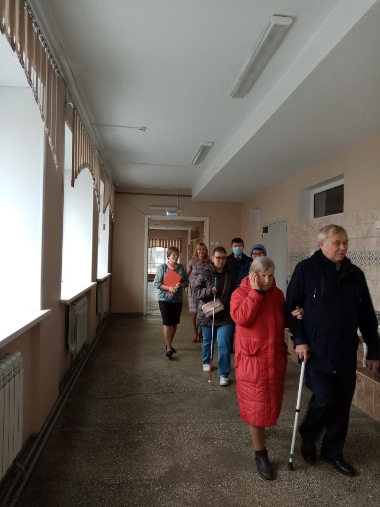 Всех инвалидов встречают и провождают. (Фото Натальи Кулишовой). Всех инвалидов встречают и провождают. (Фото Натальи Кулишовой).