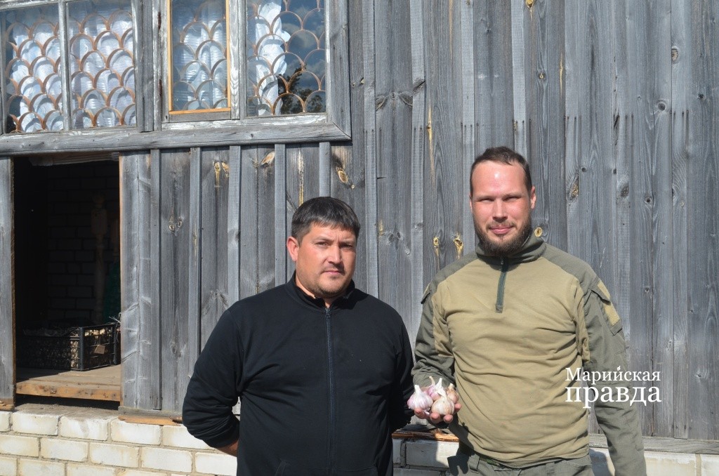 Инсаф Мингазов и Максим Выговский познакомились в армии и с тех пор по жизни идут вместе. Инсаф Мингазов и Максим Выговский познакомились в армии и с тех пор по жизни идут вместе..jpg