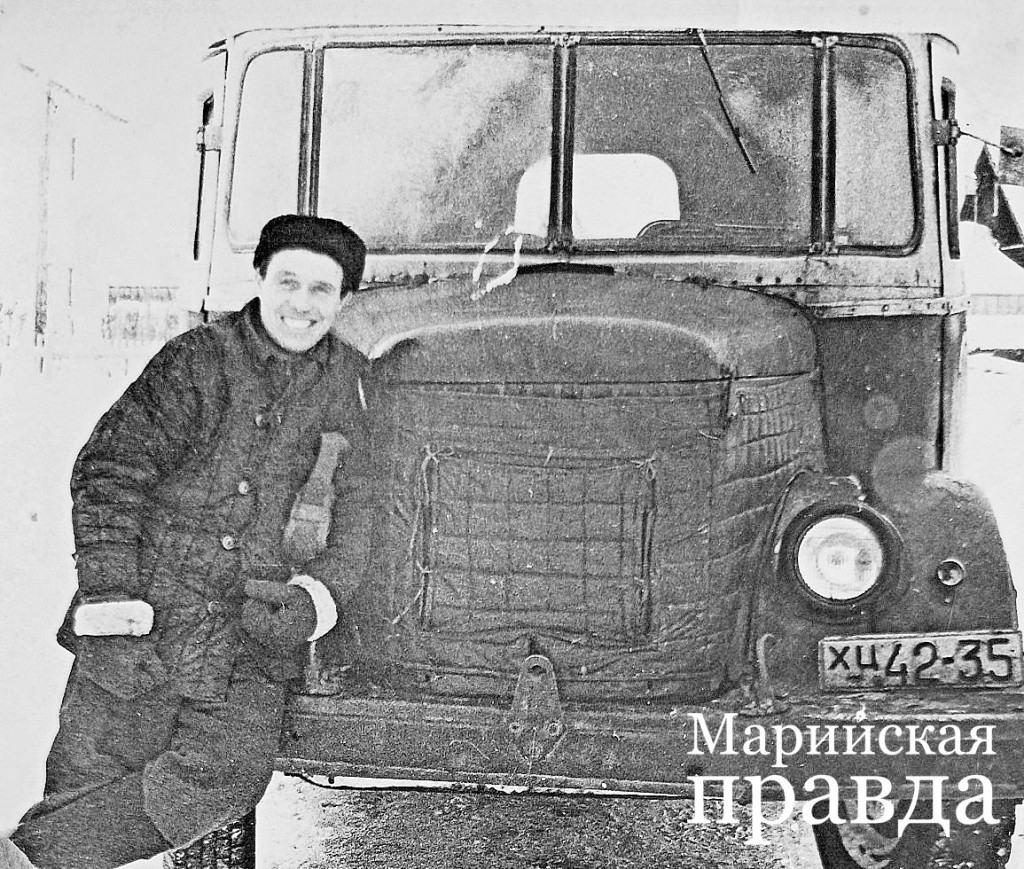 Николай Танеров совсем еще молодой шофе. Николай Танеров совсем еще молодой шофе.jpg