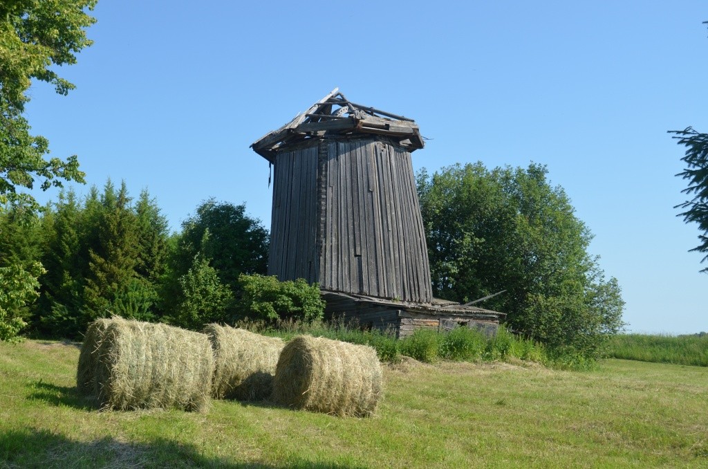 Крыша ветряка практически пропала. Крыша ветряка практически пропала.jpg