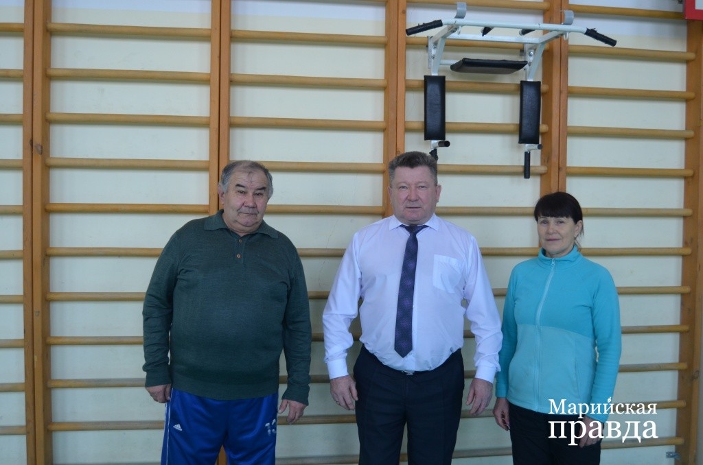 Иван Николаевич гордится своими физруками. Иван Николаевич гордится своими физруками.jpg