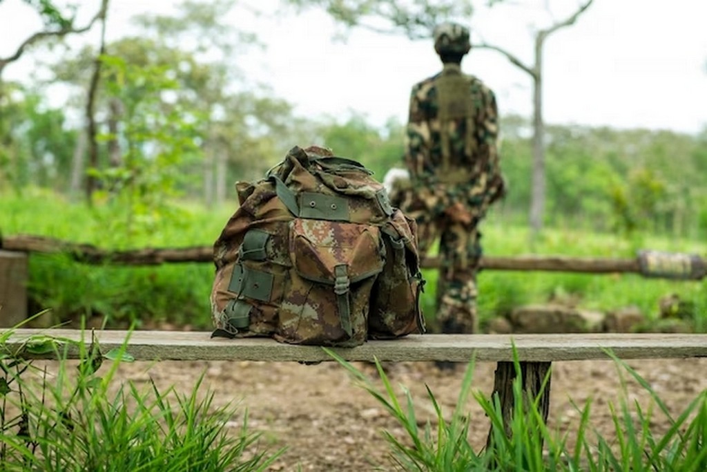 military-backpack_43379-1215.jpg